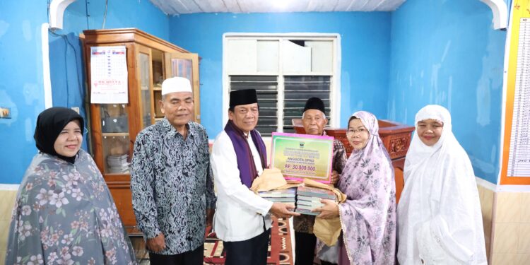 Safari Ramadan di Masjid Nurul Fajri Cupak, Wakil Ketua DPRD Sumbar Ingatkan Tenntang Bahaya Narkotika. 