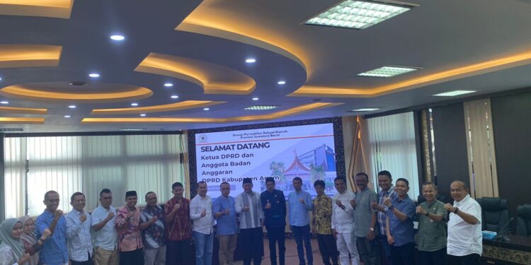 Terima Kunjungan DPRD Kab Agam, Sambut Sekretaris Dewan Sumatera Barat