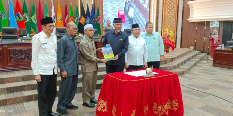 DPRD Sumbar Gelar Rapat Paripurna Pengambilan Keputusan RPJPD 2025-2045