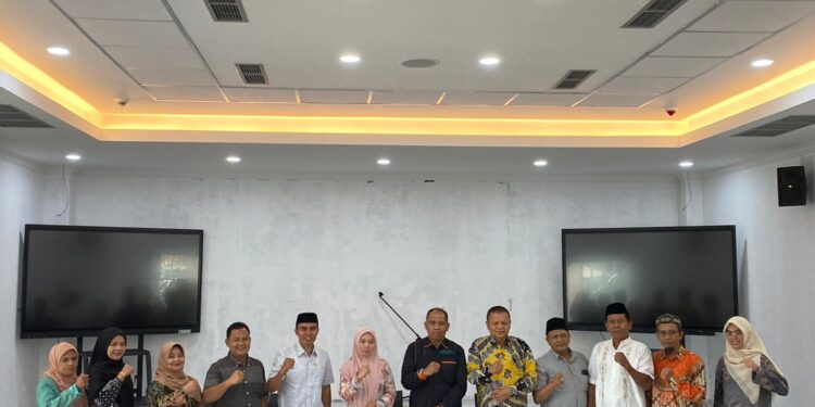 Sekretaris Komisi I DPRD Sumbar Rafdinal Terima Kunjungan Komisi I DPRD Kab Agam