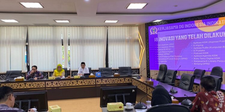 Sekwan DPRD Sumbar Raflis Terima Kunjungan Komisi III DPRD Kalimantan Tengah