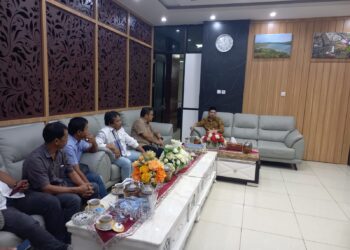 Sekwan Raflis Sambut Kedatangan Komisi A DPRD Toba Sumut