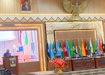 DPRD Sumbar Umumkan Pimpinan dan Tetapkan Fraksi Dalam Rapat Paripurna