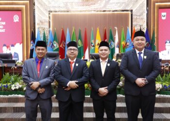 Pimpinan DPRD Sumbar 2024-2029 Diresmikan, Muhidi Pimpin Paripurna Pertama