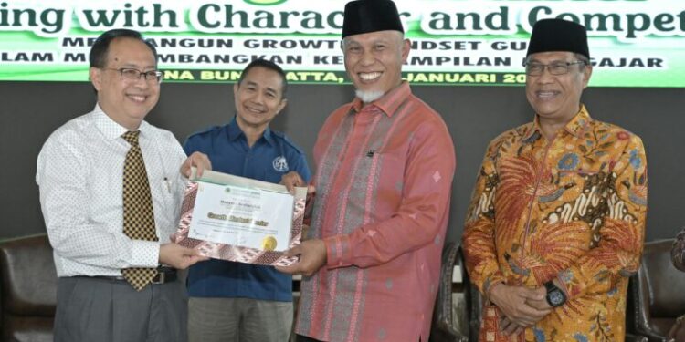 Gubernur Sumbar Buka Kegiatan Training Kemampuan Mengajar Guru