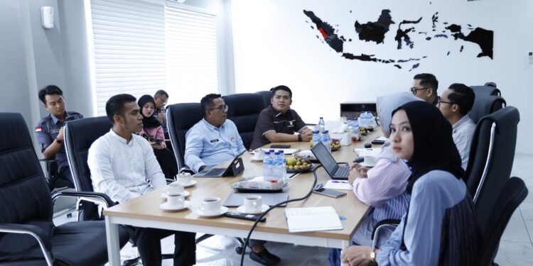 Terkait Penggunaan BBM Subsidi, Wakil Ketua DPRD Sumbar Kenjungi Pertamina Sumbar.