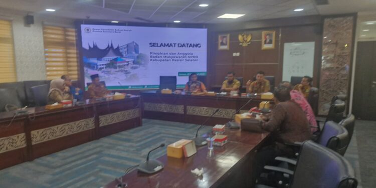 DPRD Sumbar Terima Kunjungan Bamus DPRD Kabupaten Pesisir Selatan