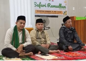 Anggota Komisi V DPRD Sumbar Syofyan Hendri Serahkan Bantuan Rp 50 juta Saat Safari Ramadhan di Kamang Baru