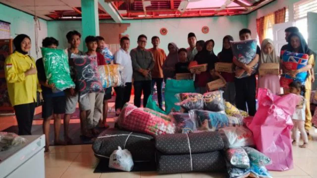 Anggota DPRD Sumbar Bagas Bantu Korban Kebakaran Panti Asuhan Nurul Iman Enam Berlian