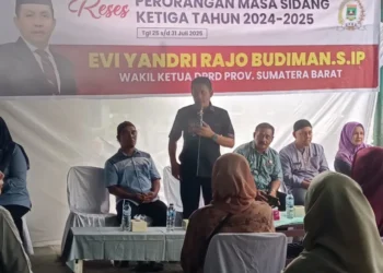 Wakil Ketua DPRD Sumbar Evi Yandri Reses di Padang Besi