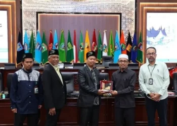 DPRD Sumbar Terima Kunjungan Santri MAS Al-Ihsan Riau