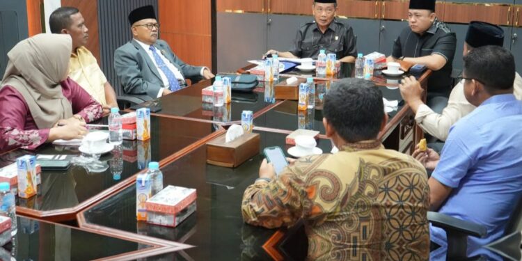 BK DPRD Sumbar Perkuat Disiplin Anggota, Kehadiran dan Etika Berpakaian Jadi Sorotan