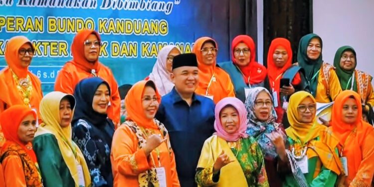 Bimtek di Bukittinggi, Wakil Ketua DPRD Sumbar Nanda Satria Ajak Bundo Kanduang Perkuat Pendidikan Karakter Anak